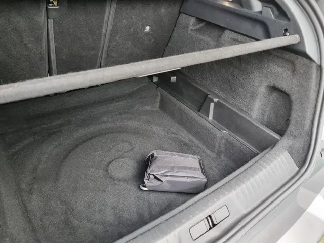 Peugeot 3008 1.2 Hybrid 136 GT 2024 Hybride Benzine 28