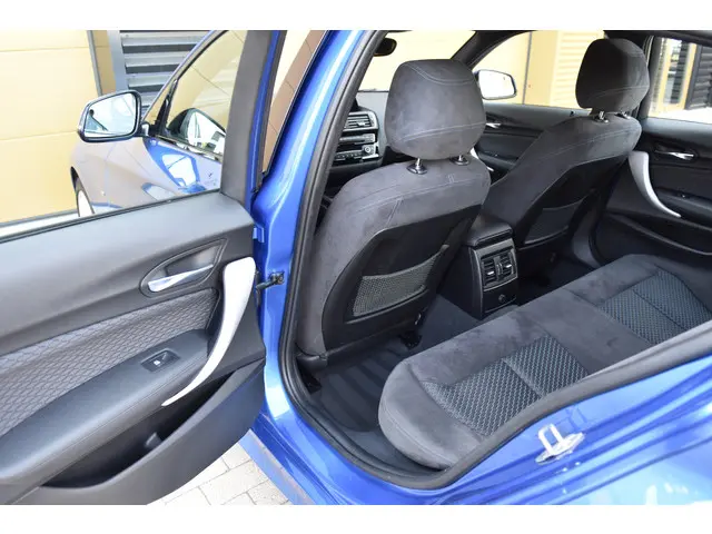 BMW 1 Serie 118i High Executive 2017 Benzine 25