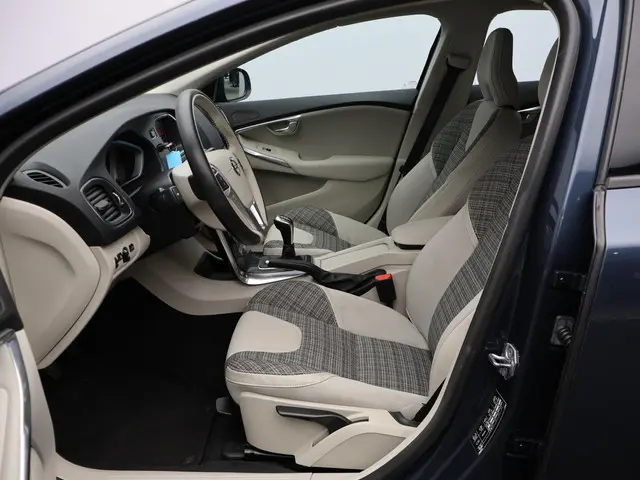 Volvo V40 2.0 T2 Nordic+ 2016 Benzine 7