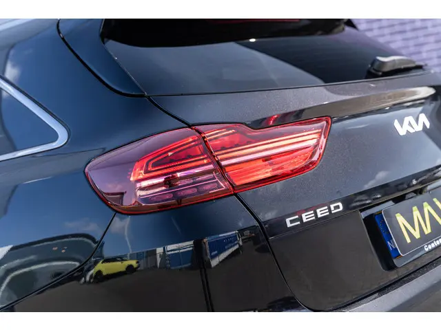 Kia Ceed Sportswagon 1.5 T-GDi GT-PlusLine 2022 Benzine 18