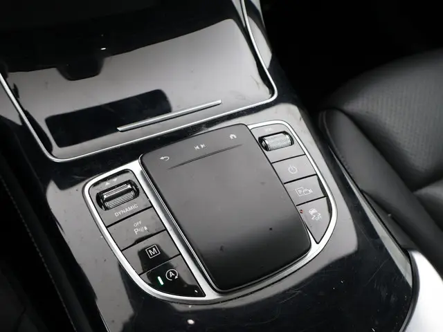 Mercedes-Benz GLC 200 AUT9 NIEUW MODEL 2019 Benzine 19