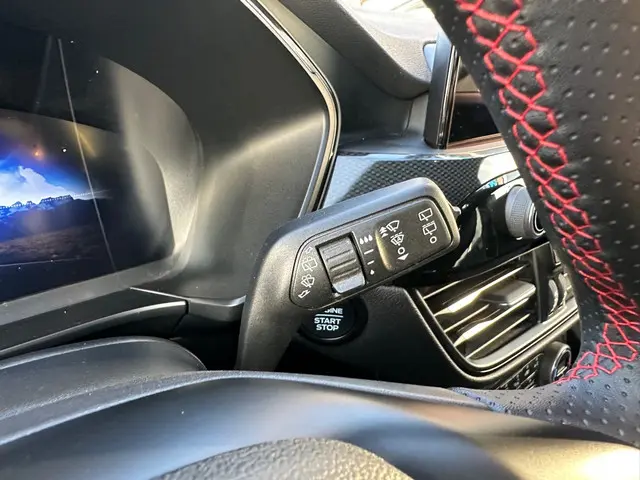 Ford Kuga 2.5 PHEV ST-Line X 2022 Hybride Benzine 30