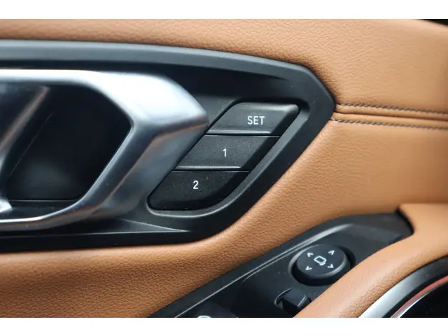 BMW 3 Serie 320e M-Sport 2022 Hybride Benzine 32