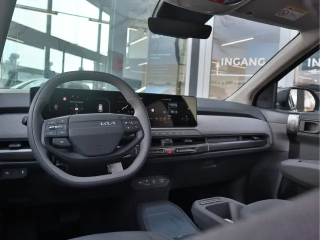 Kia EV3 Plus 81.4 kWh Snel leverbaar! 2025 Elektrisch 8