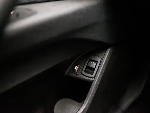 BMW X1 xDrive25e Sportline 2022 Hybride Benzine 22