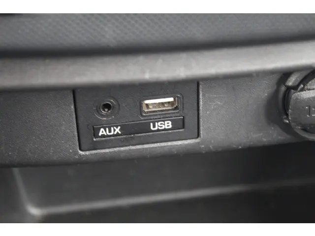 Hyundai i10 1.0i Comfort//Navi//Cruise!! 2020 Benzine 15