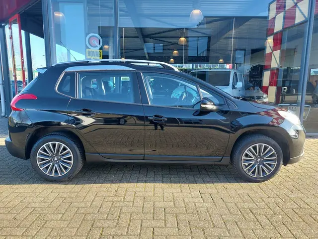 Peugeot 2008 1.2 PureTech Blue Lion 2016 Benzine 9