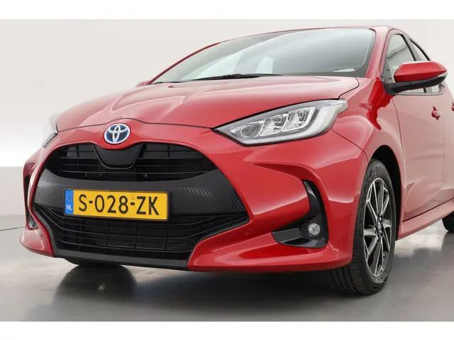 Toyota Yaris 1.5 Hybrid Dynamic 2023 Hybride Benzine 23