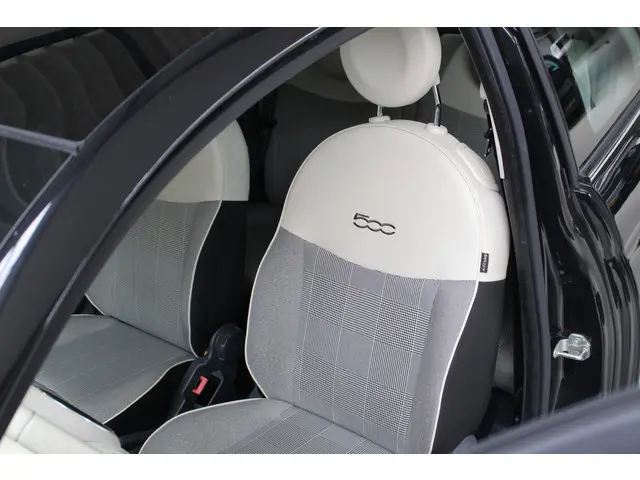 Fiat 500 1.2 Lounge 2015 Benzine 12