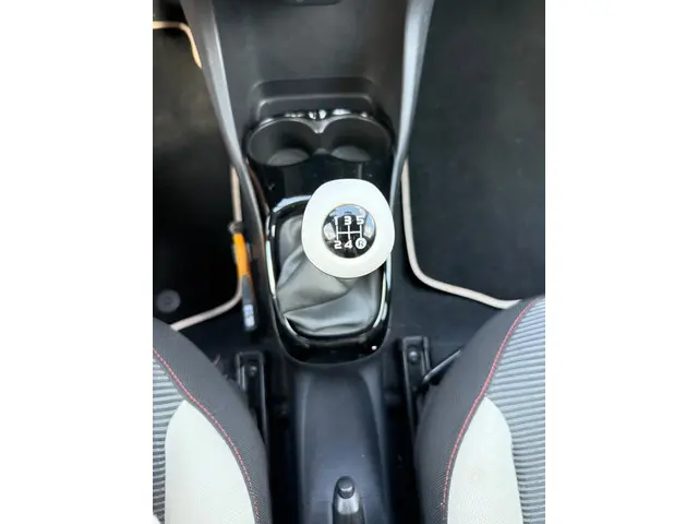 Peugeot 108 1.2 Puretech TOP! Roland Garros 2015 Benzine 30