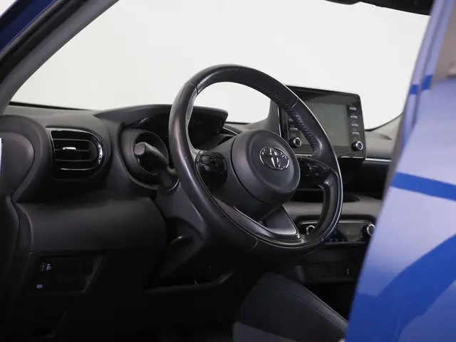Toyota Yaris 1.5 Hybrid Dynamic 2021 Hybride Benzine 10