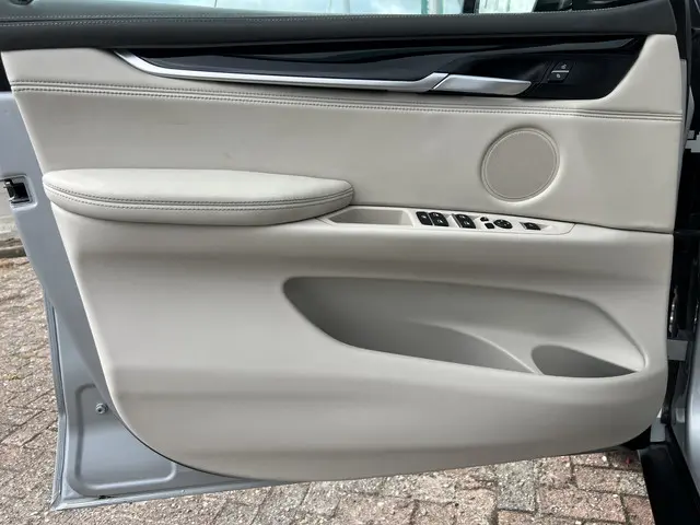 BMW X5 xDrive40e High Executive 2015 Hybride Benzine 24