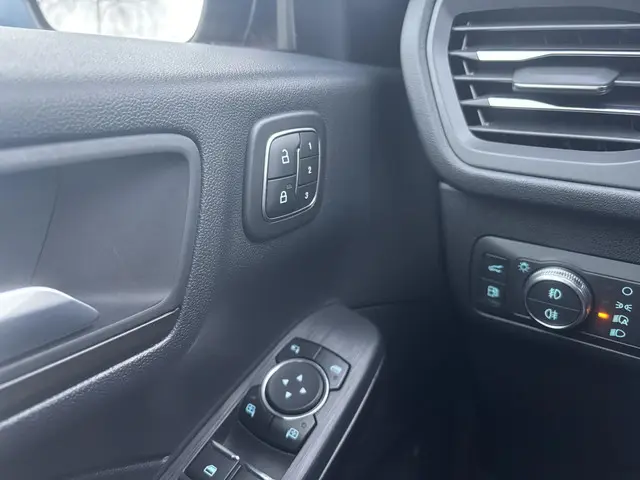 Ford Kuga 2.5 PHEV Vignale 2022 Hybride Benzine 23