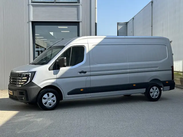 Nissan Interstar 2.3 dCi L3H2 Tekna 2024 Diesel 34