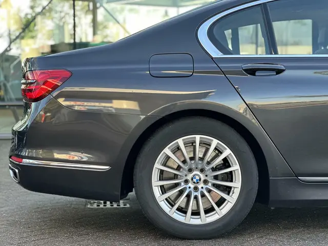 BMW 7 Serie 750i xDrive High Executive 2016 Benzine 22