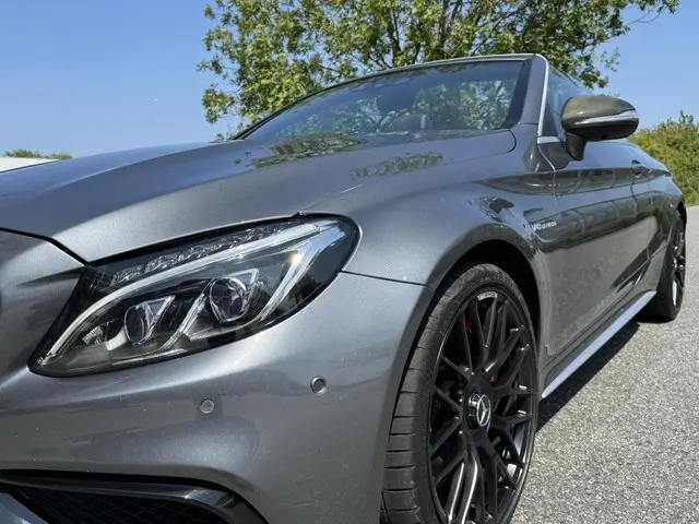 Mercedes-Benz C-Klasse Cabrio AMG 63 S 2017 Benzine 3
