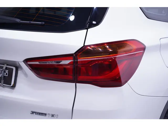 BMW X1 sDrive18i Edition 2019 Benzine 17