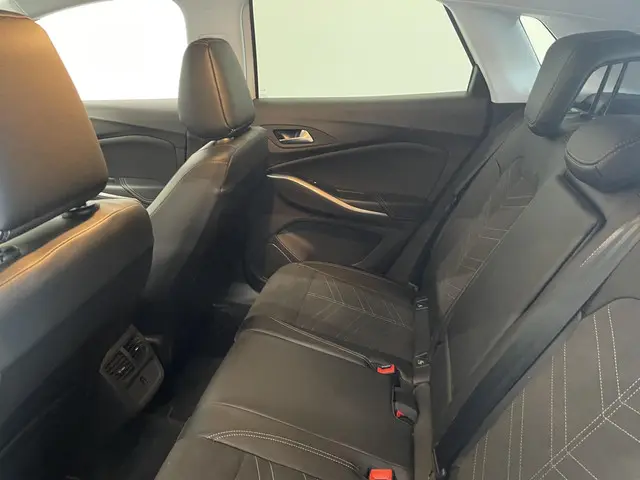 Opel Grandland 1.2 Turbo GS Auto. 2024 Benzine 12