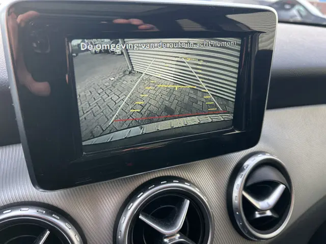 Mercedes-Benz GLA 200 Edition 1 2014 Benzine 8