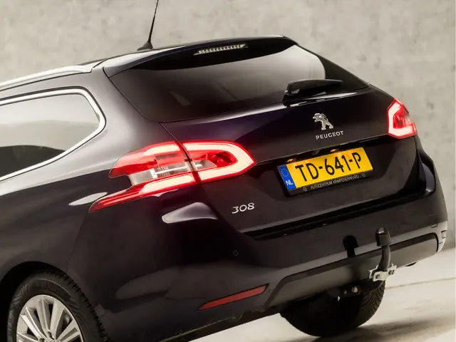 Peugeot 308 SW 1.2 PureTech Sport 2018 Benzine 12