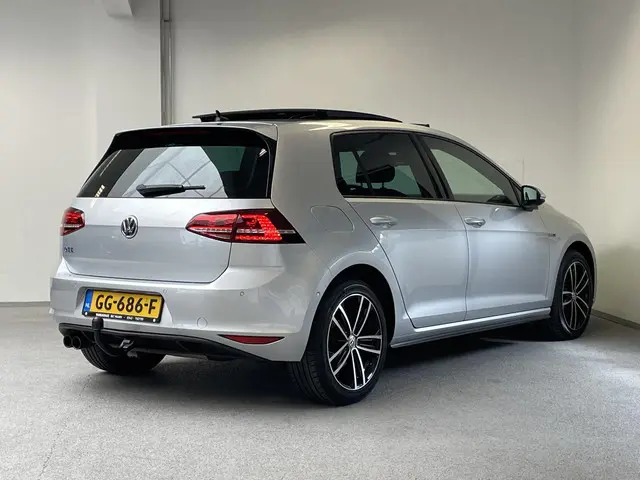 Volkswagen Golf 1.4 TSI GTE 2015 Hybride Benzine 2
