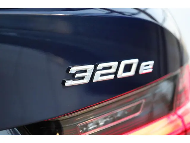 BMW 3 Serie Sedan 320e 2021 Hybride Benzine 26