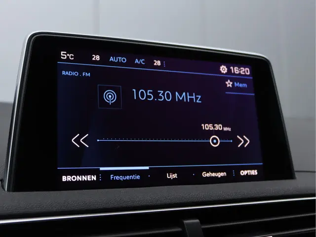 Peugeot 3008 1.2 PureTech Allure 2019 Benzine 33