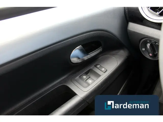 Volkswagen up! 1.0 take up! BlueMotion Airco 2016 Benzine 10