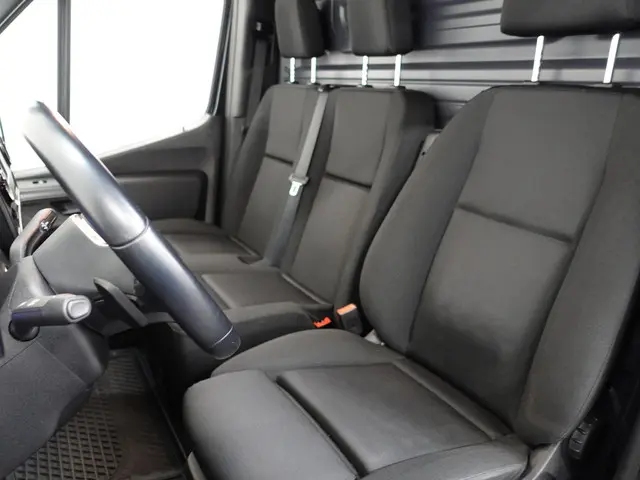 Mercedes-Benz Sprinter L2H2 2022 Diesel 22