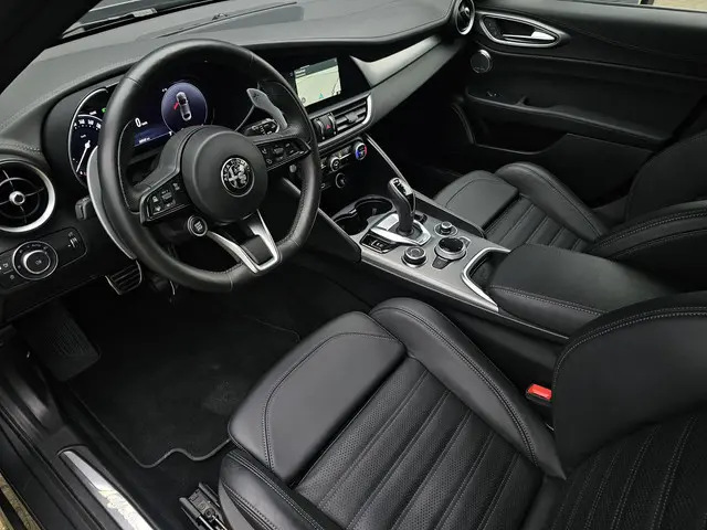Alfa Romeo Giulia 2.0 T GME AWD Veloce 2024 Benzine 11