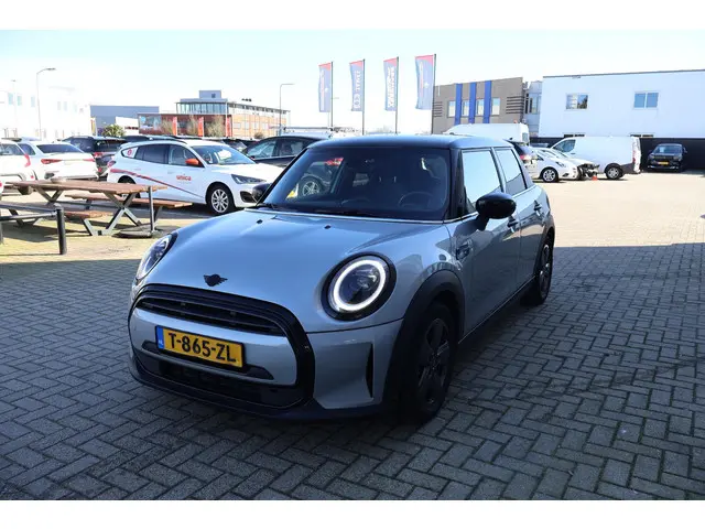 MINI Cooper Mini 1.5 Camden Edition 2023 Benzine 8