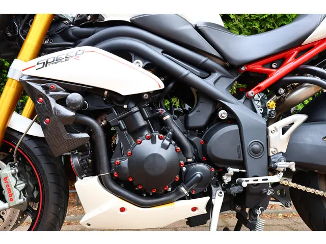 Triumph Speed Triple R 1050 ABS 2012 Benzine 25