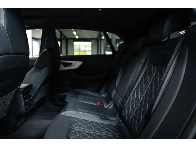 Audi SQ8 4.0 TFSI SQ8 quattro 2021 Benzine 37