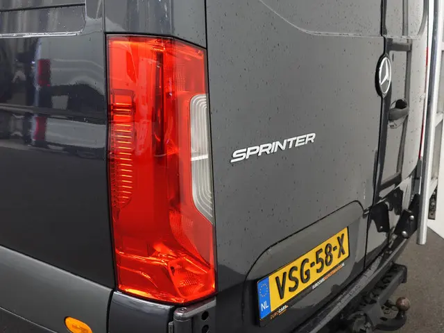 Mercedes-Benz Sprinter 311 1.9 CDI L3H2 2022 Diesel 11