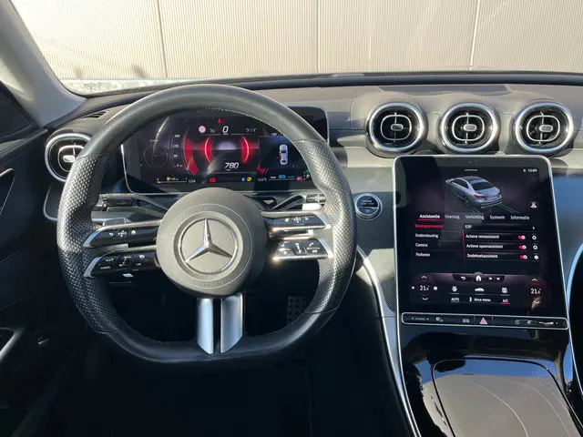 Mercedes-Benz C-Klasse 180 AMG Line 2022 Benzine 12