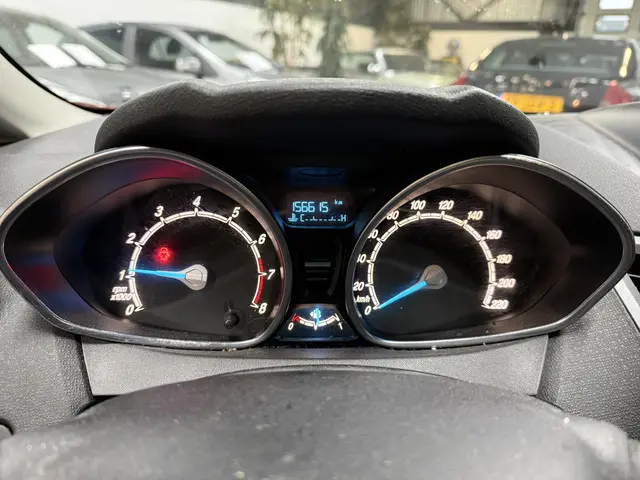 Ford Fiesta 1.0 Style // Navi 2015 Benzine 11