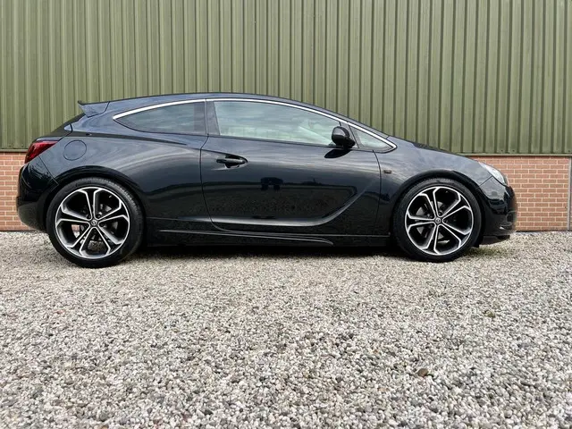 Opel Astra GTC 1.6 Turbo Sport - OPC Pakket 2012 Benzine 6