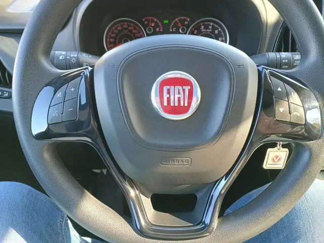 Fiat Doblò Cargo 1.6 MJ L1H1 S Trekking 2023 Diesel 11