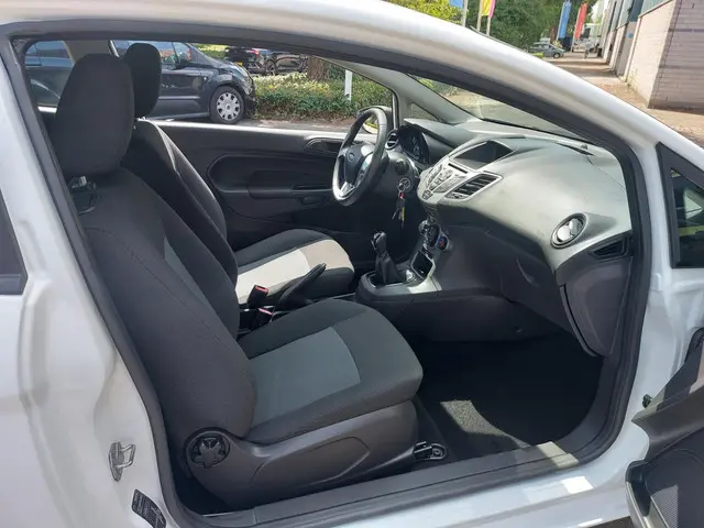 Ford Fiesta 1.25 2016 Benzine 12