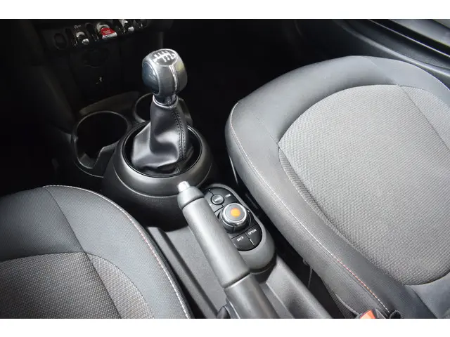 MINI One Mini 1.5 Essential 2021 Benzine 21