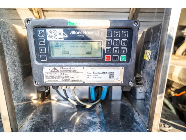 Iveco Eurocargo 100-220 +CM 5500L + 3 COMP. 2017 Diesel 11