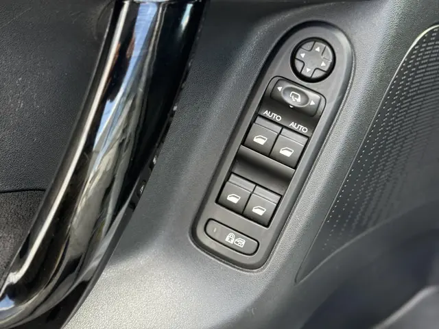 Citroën C3 1.2 PureTech Collection 2015 Benzine 14