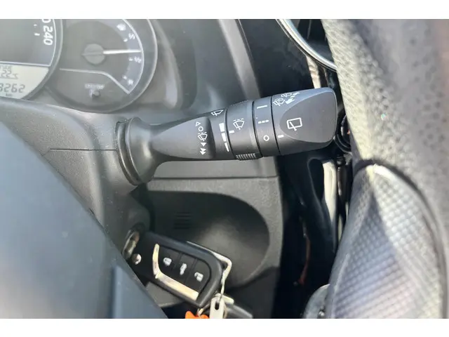 Toyota Auris 1.3 Now, Parkeersensoren 2016 Benzine 18