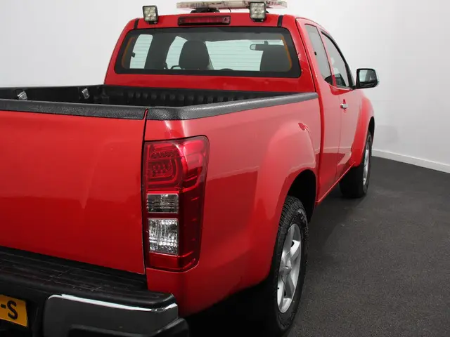 Isuzu D-Max 2.5 Extended Cab Automaat 4*4 2016 Diesel 25