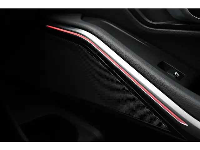 BMW 3 Serie Touring 330e M-Sport 2025 Hybride Benzine 83