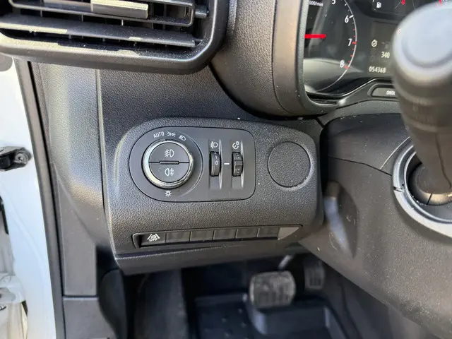 Opel Combo 1.5D130PK L2H1 Edition 2021 Diesel 32