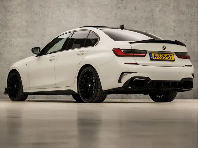 BMW 3 Serie 330i High Executive M Sport 2019 Benzine 3