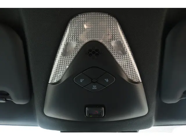 Toyota C-HR 2.0 Hybrid Executive 2021 Hybride Benzine 29