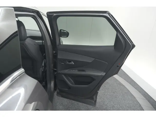 Peugeot 3008 1.6 PureTech 180 GT Line 2019 Benzine 77