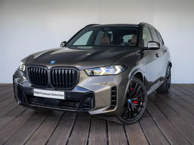 BMW X5 xDrive50e 2024 Hybride Benzine 52